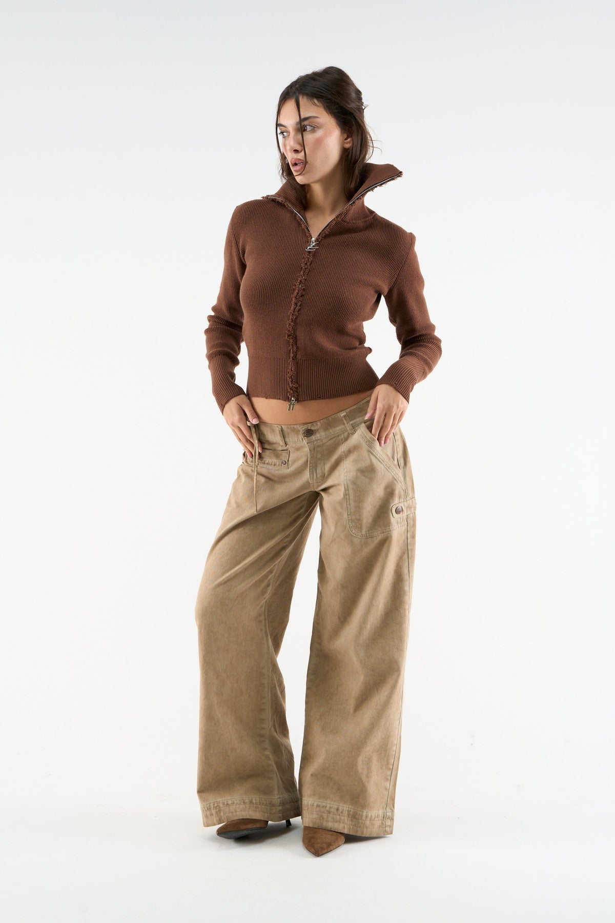 Nusa Brown Zipper