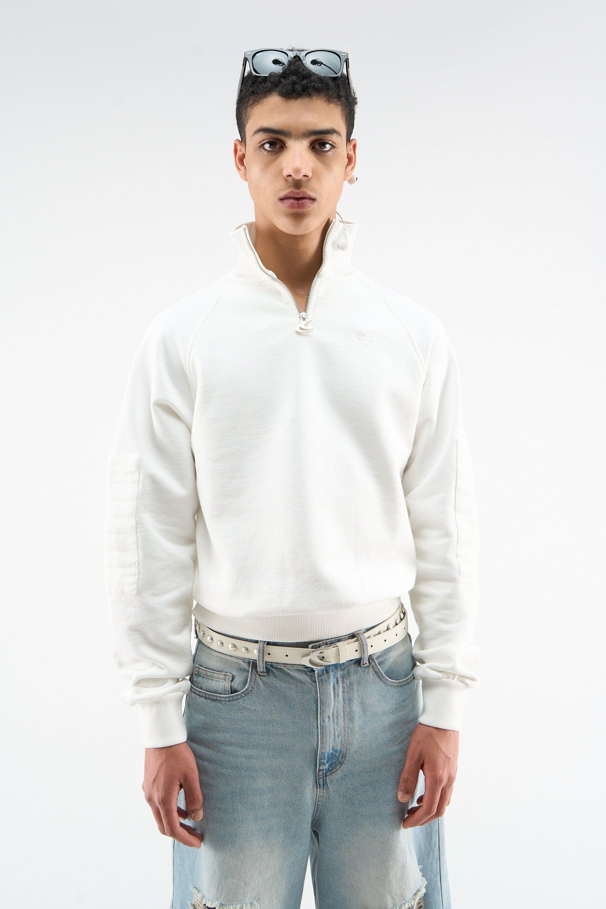 Bow Quarter Ecru Zip