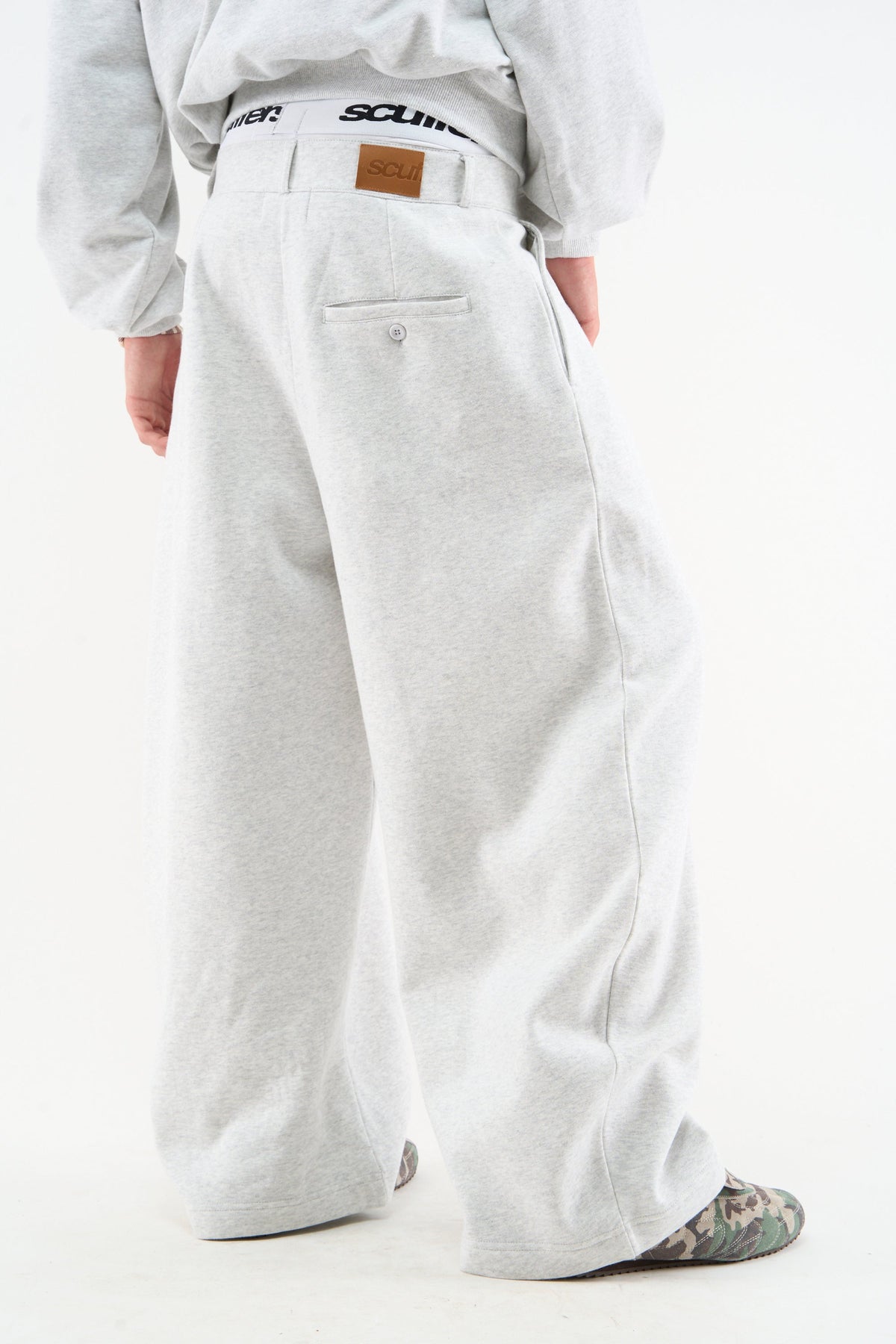 Shell Light Grey Sweatpants