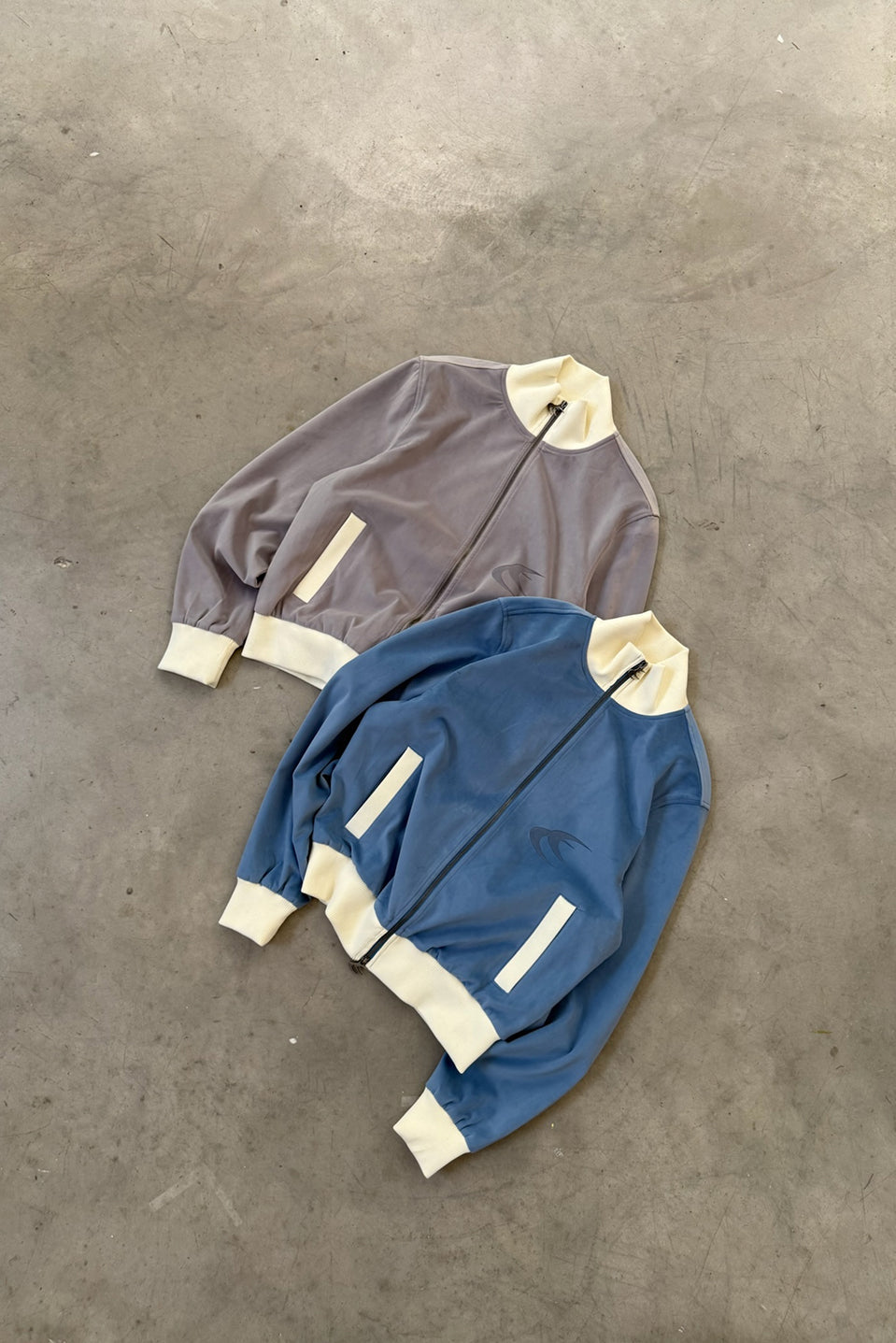 Snow Light Grey Zipper